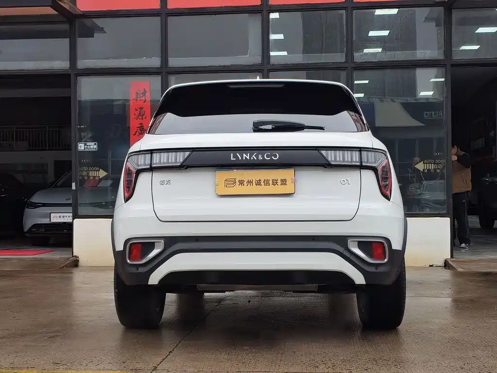 Lynk & Co 01 2017 2.0T two-wheel drive version купить на сайте DeffCars