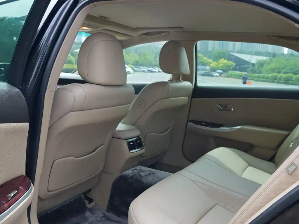 Crown 2010 3.0L Royal Leather Edition купить на сайте DeffCars