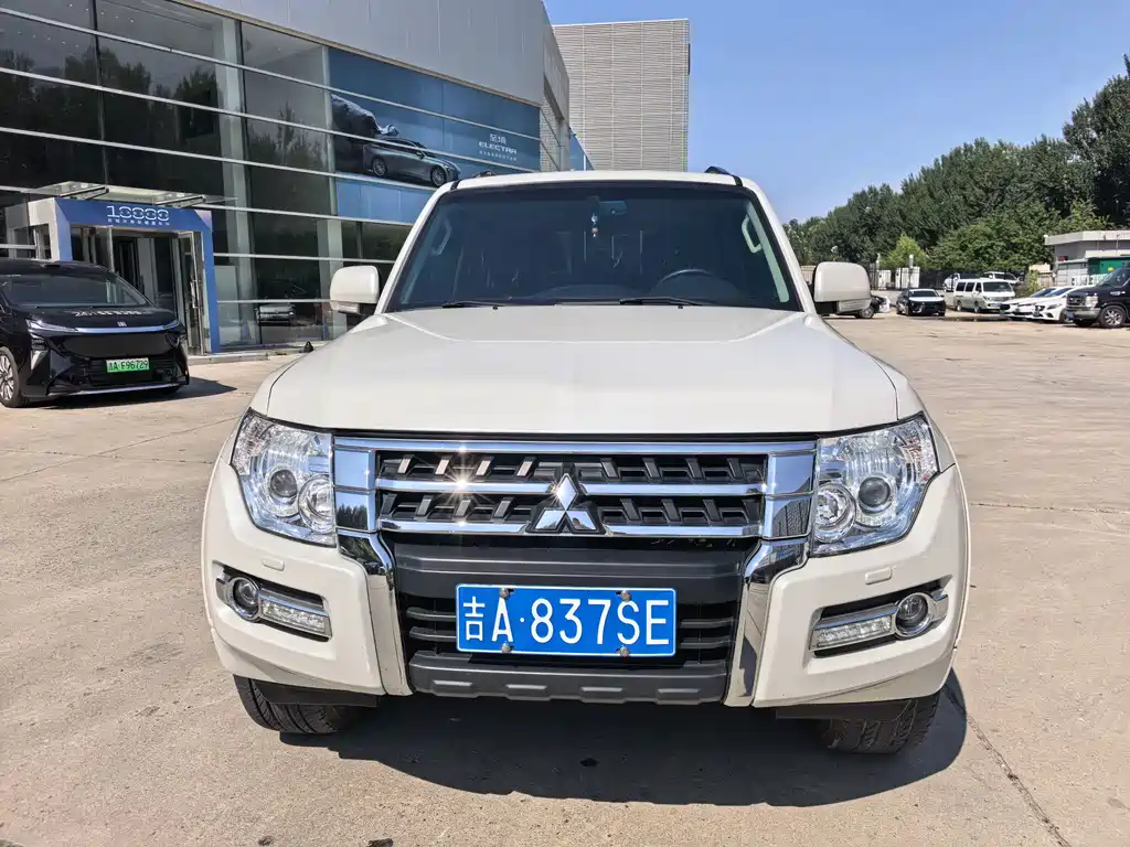 Pajero (импорт) 2016 3.0L automatic standard version National V купить на сайте DeffCars