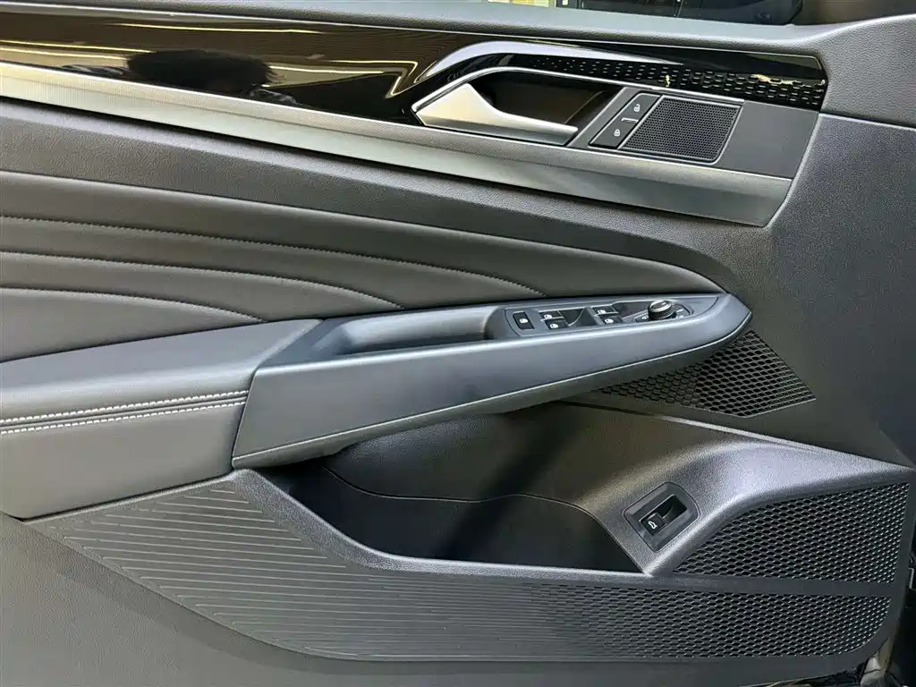 Passat 2023 facelift 330TSI Star Elite Edition купить на сайте DeffCars