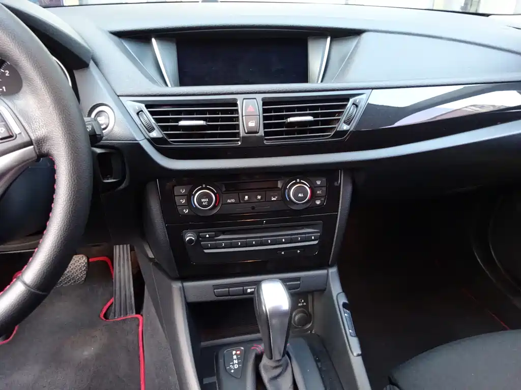 BMW X1 2013 sDrive18i Sports Design Package купить на сайте DeffCars