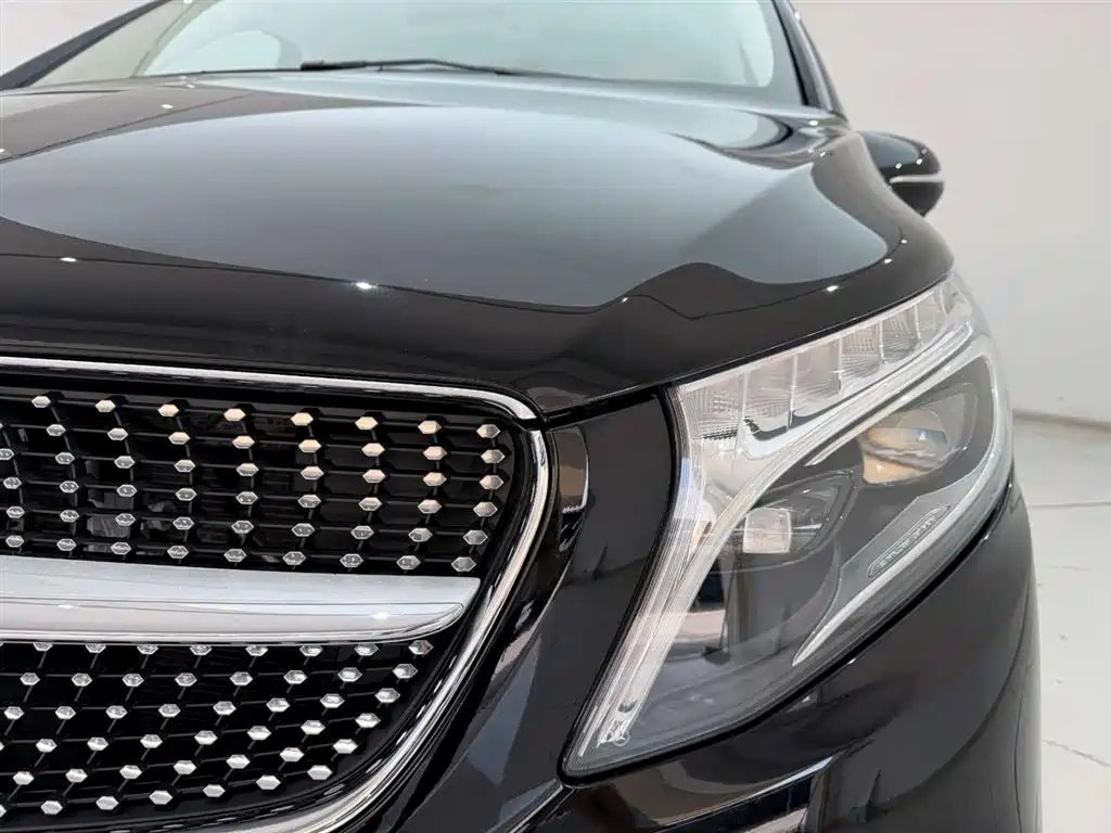 Mercedes-Benz V-Class 2020 V 260 L Long Wheelbase Luxury Edition купить на сайте DeffCars