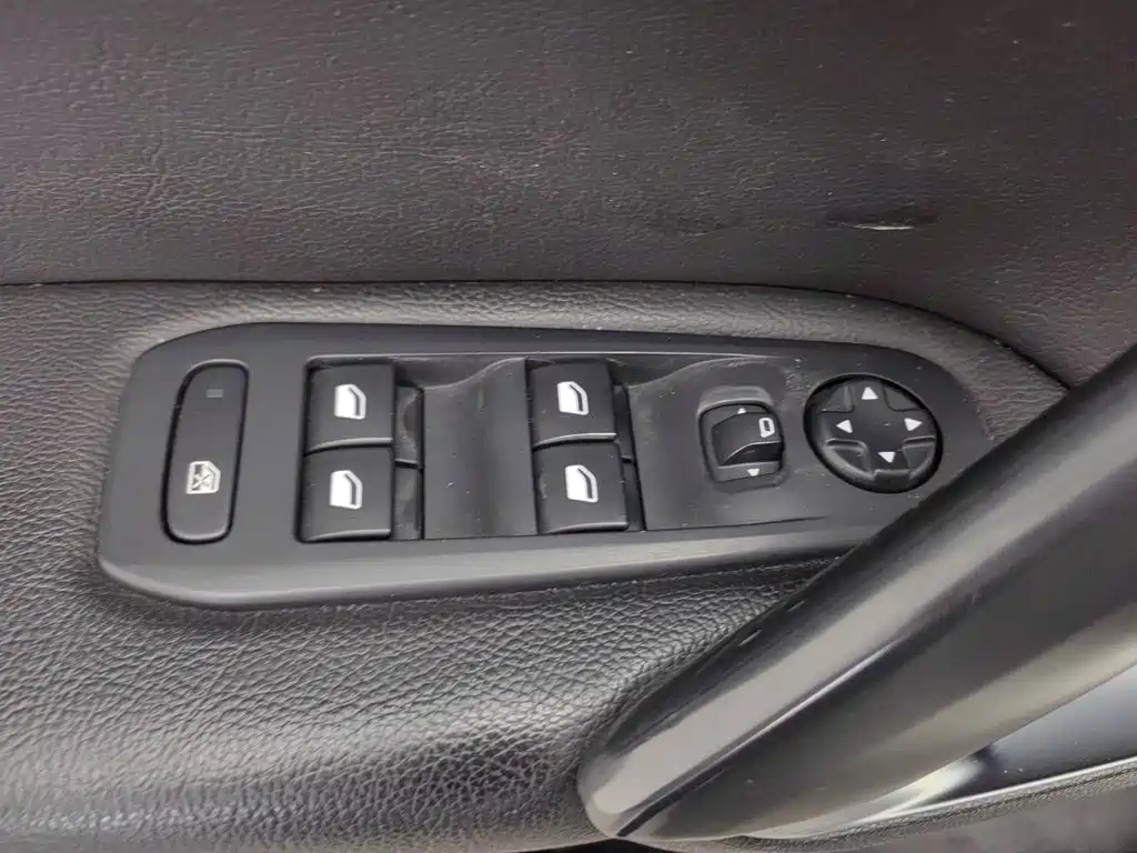 Peugeot 408 2016 1.6T automatic luxury version купить на сайте DeffCars
