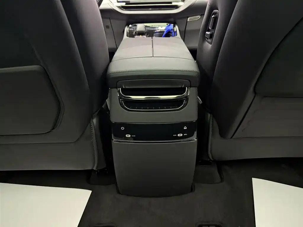 Jikrypton 009 2024 six-seat executive version four-wheel drive 108kWh купить на сайте DeffCars