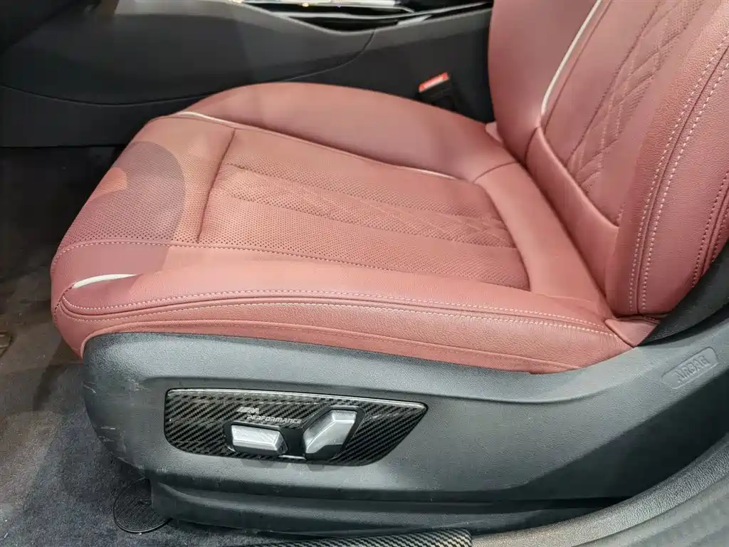 BMW 5 Series 2023 530Li Leading M Sports Package купить на сайте DeffCars
