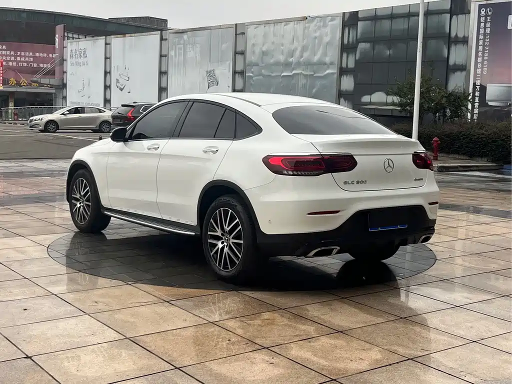 Mercedes-Benz GLC Coupe 2023 GLC 300 4MATIC Coupe SUV купить на сайте DeffCars