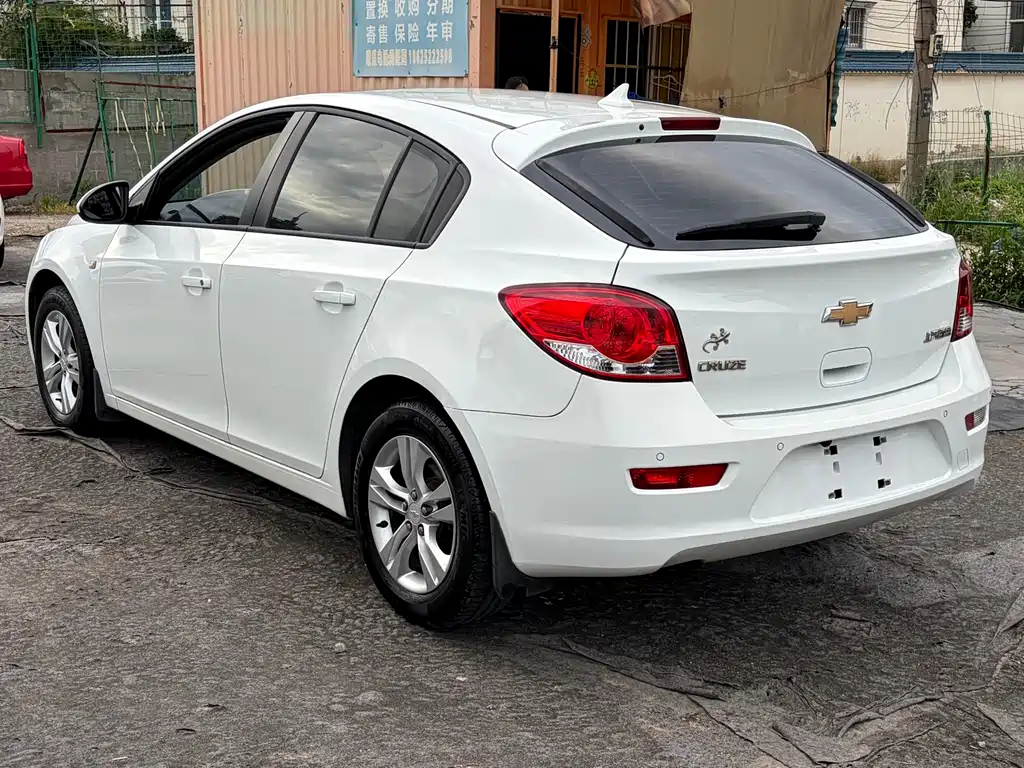 Cruze 2013 hatchback 1.6L manual luxury model купить на сайте DeffCars