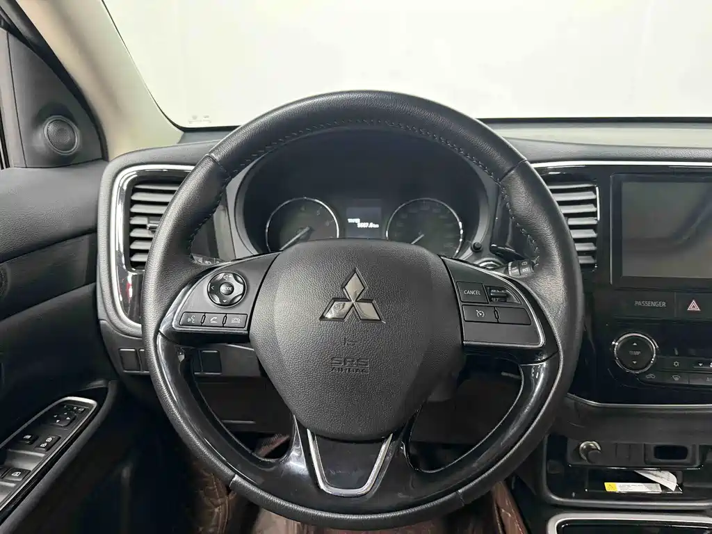 Outlander 2019 2.0L 2WD Enjoyable Edition 5 seats National V купить на сайте DeffCars