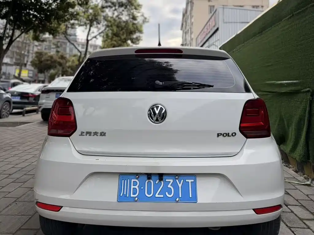 Polo 2016 1.4L manual fashion model купить на сайте DeffCars