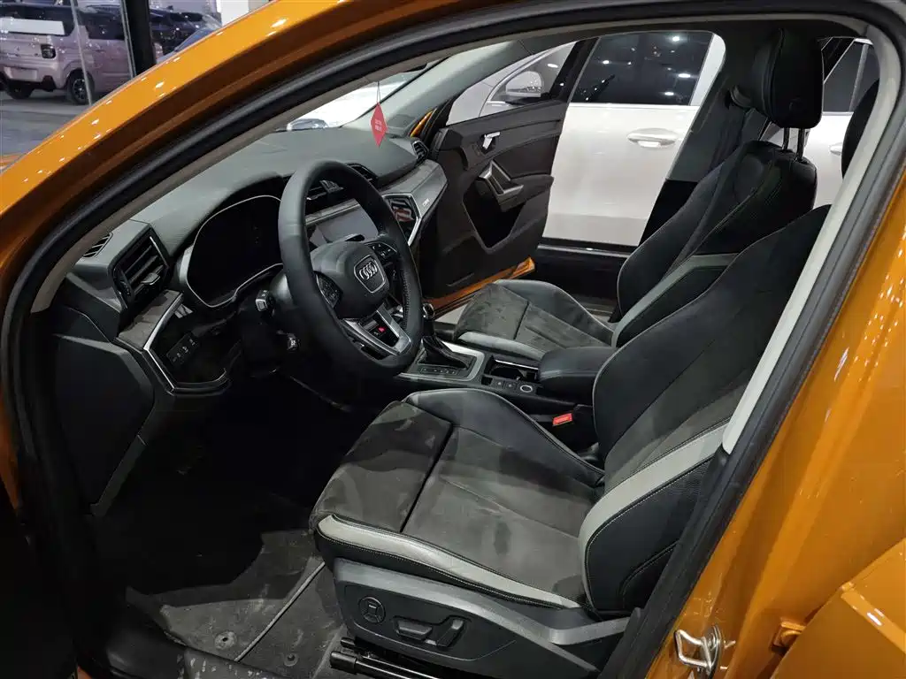 Audi Q3 2019 35 TFSI aggressive and dynamic купить на сайте DeffCars