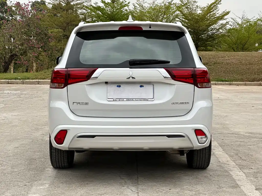 Outlander 2021 2.0L 2WD Enjoy Edition 5 seats купить на сайте DeffCars