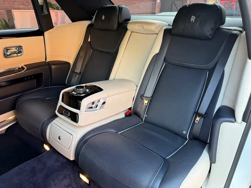 Ghost 2018 6.6T long wheelbase version купить на сайте DeffCars