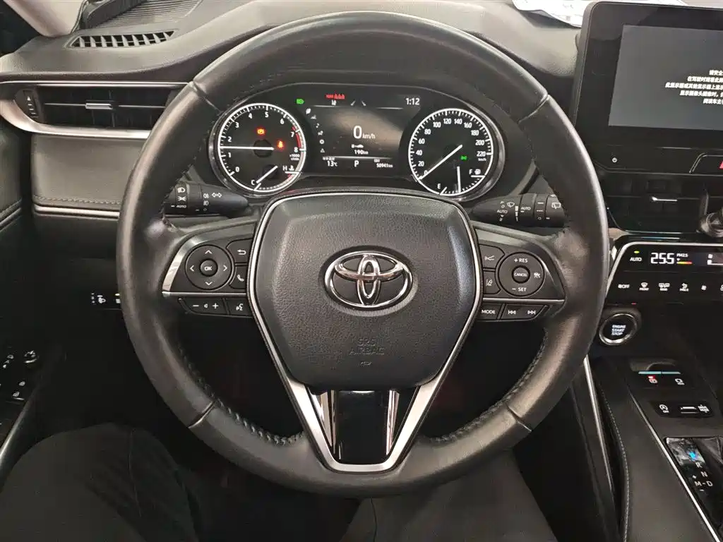 Vesa 2023 2.0L CVT two-wheel drive luxury version купить на сайте DeffCars