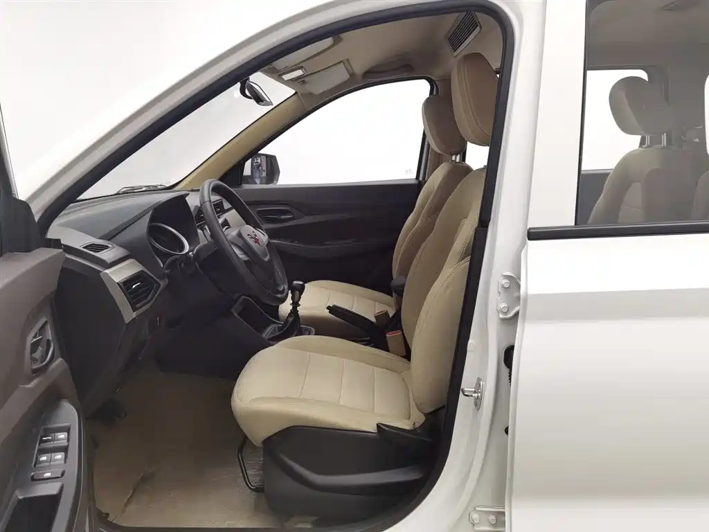 Wuling Hongguang 2021 facelift 1.5L S standard electric power assist LAR купить на сайте DeffCars