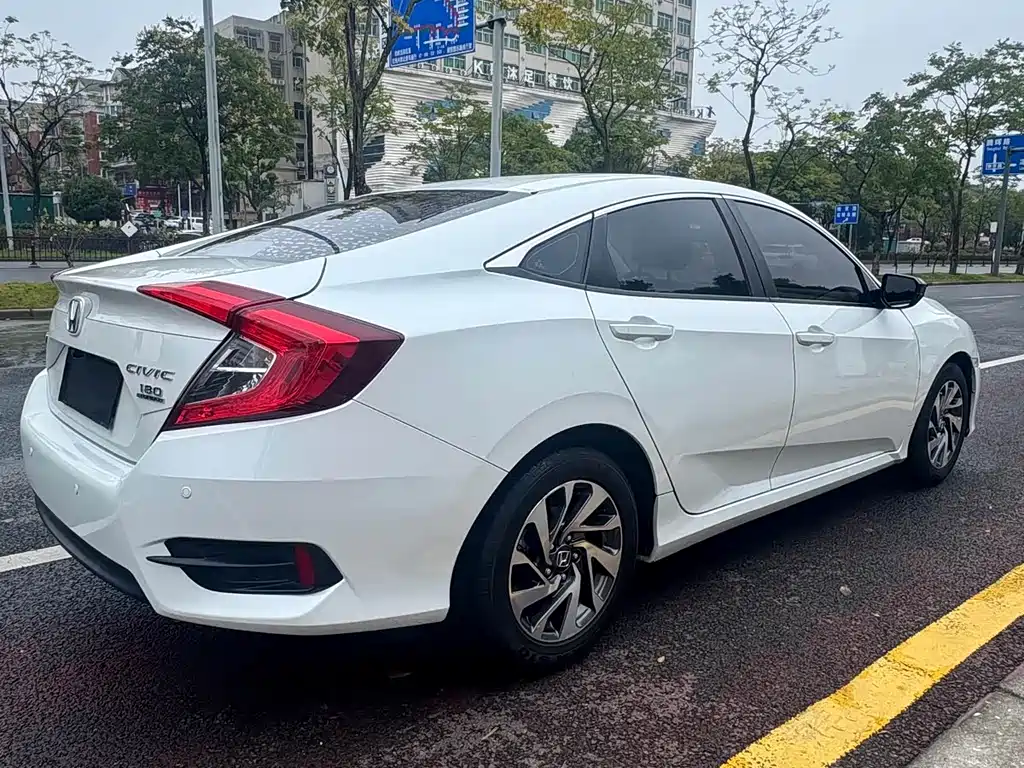 Civic 2019 220TURBO CVT Dynamic Edition National V купить на сайте DeffCars