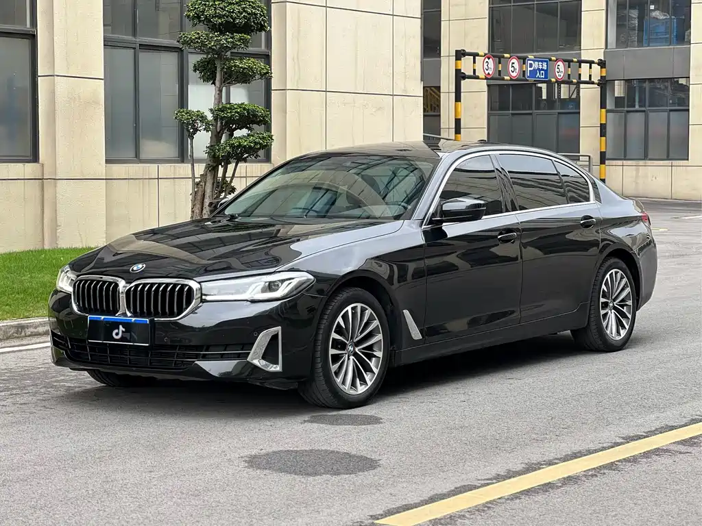 BMW 5 Series 2021 525Li Luxury Package купить на сайте DeffCars