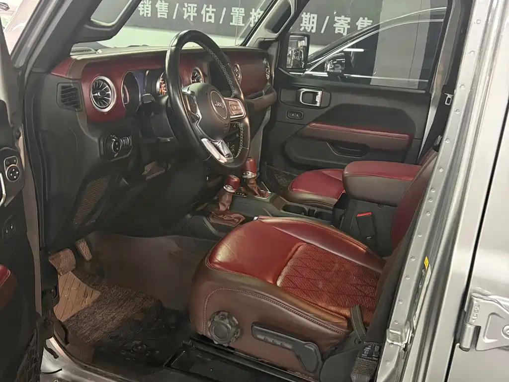 Wrangler 2019 2.0T Sahara four-door version National V купить на сайте DeffCars