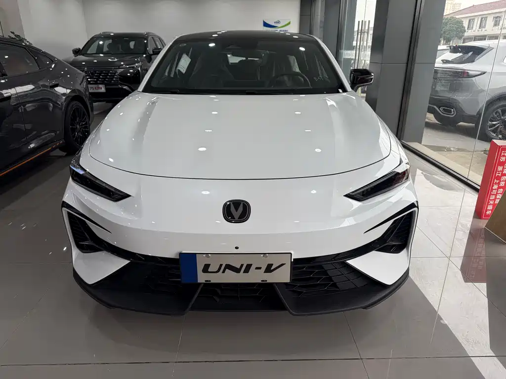 Changan UNI-V 2025 third generation 1.5T 500Bar premium model купить на сайте DeffCars
