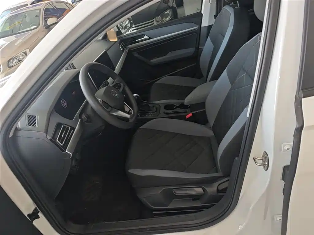 Lavida 2023 facelift 1.5L automatic Deyi version купить на сайте DeffCars