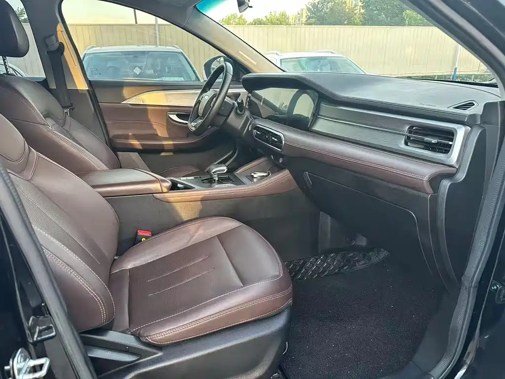 Jietu X90 PLUS 2023 model 1.6TD DCT villa 7 seats купить на сайте DeffCars