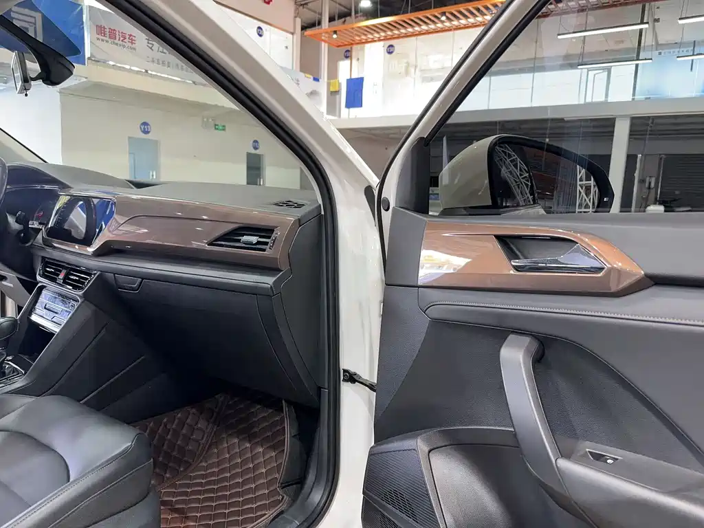 Tuyue 2021 280TSI two-wheel drive luxury version купить на сайте DeffCars
