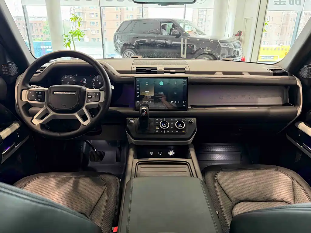 Land Rover Defender 2024 110 3.0T P400 X-DYNAMIC HSE купить на сайте DeffCars