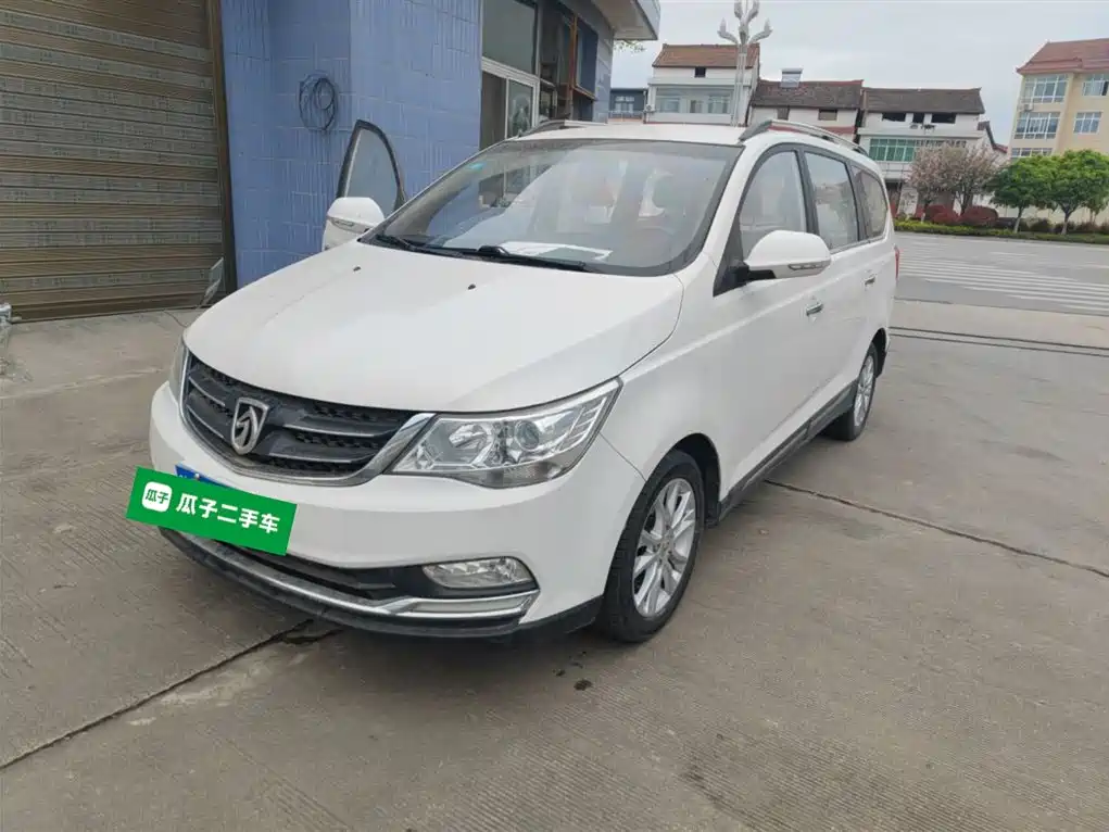 Baojun 730 2016 1.5L manual comfort type 7 seats National V купить на сайте DeffCars