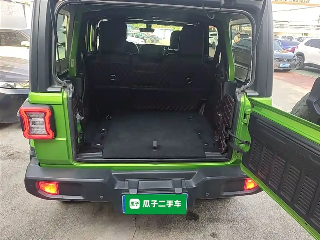 Wrangler 2019 2.0T Sahara four-door version National VI купить на сайте DeffCars