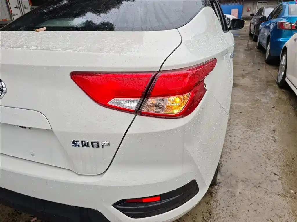 Bluebird 2019 1.6L manual cool version National VI купить на сайте DeffCars