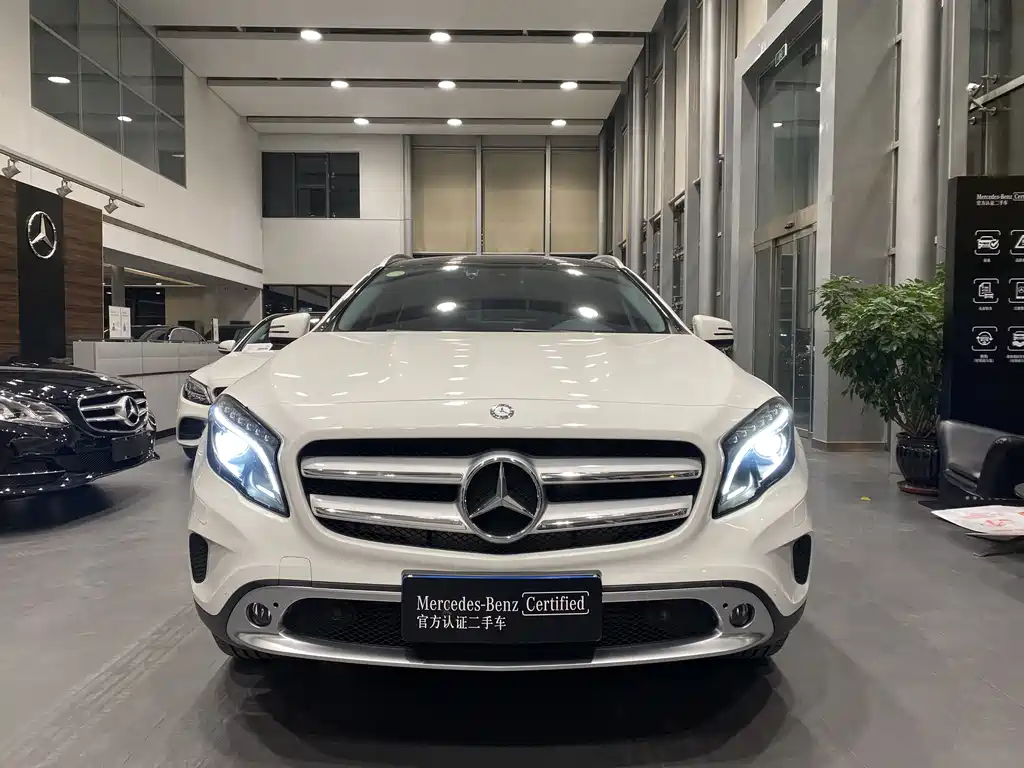 Mercedes-Benz GLA 2016 GLA 220 4MATIC Fashion Model купить на сайте DeffCars