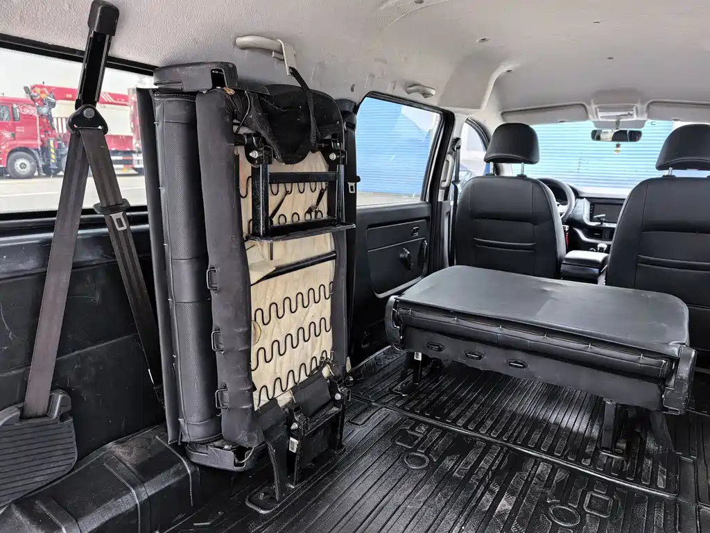 Golden Hiace M Classic 2023 1.5L Traveling Lion Bus 5/6/7 Seats купить на сайте DeffCars