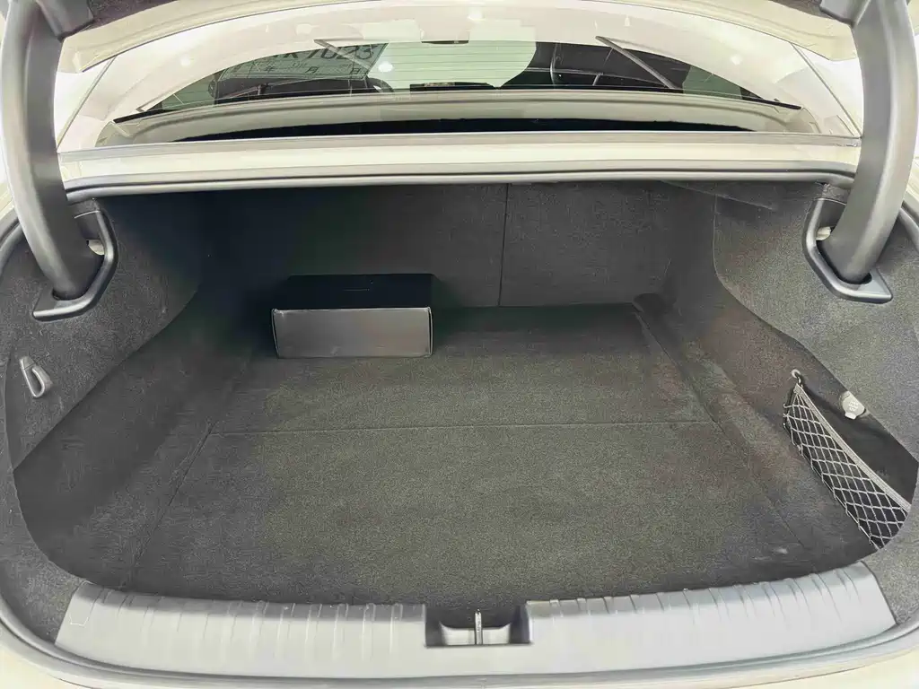 Xiaomi SU7 2026 rear drive standard version купить на сайте DeffCars