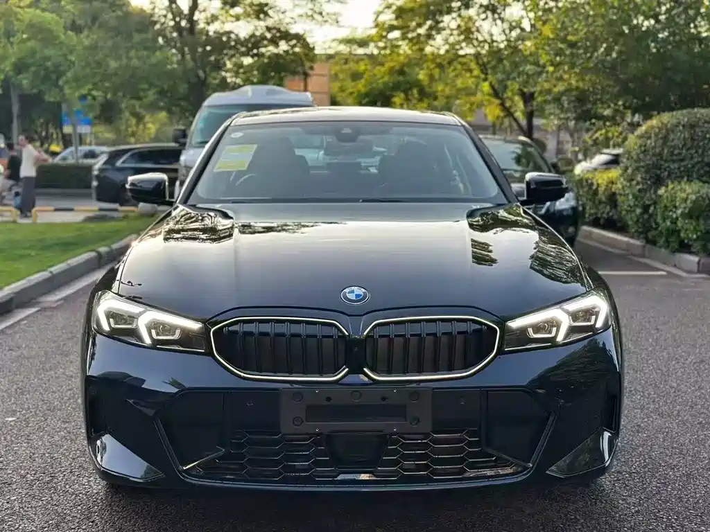 BMW 3 Series 2025 330Li M Sports Night Package купить на сайте DeffCars