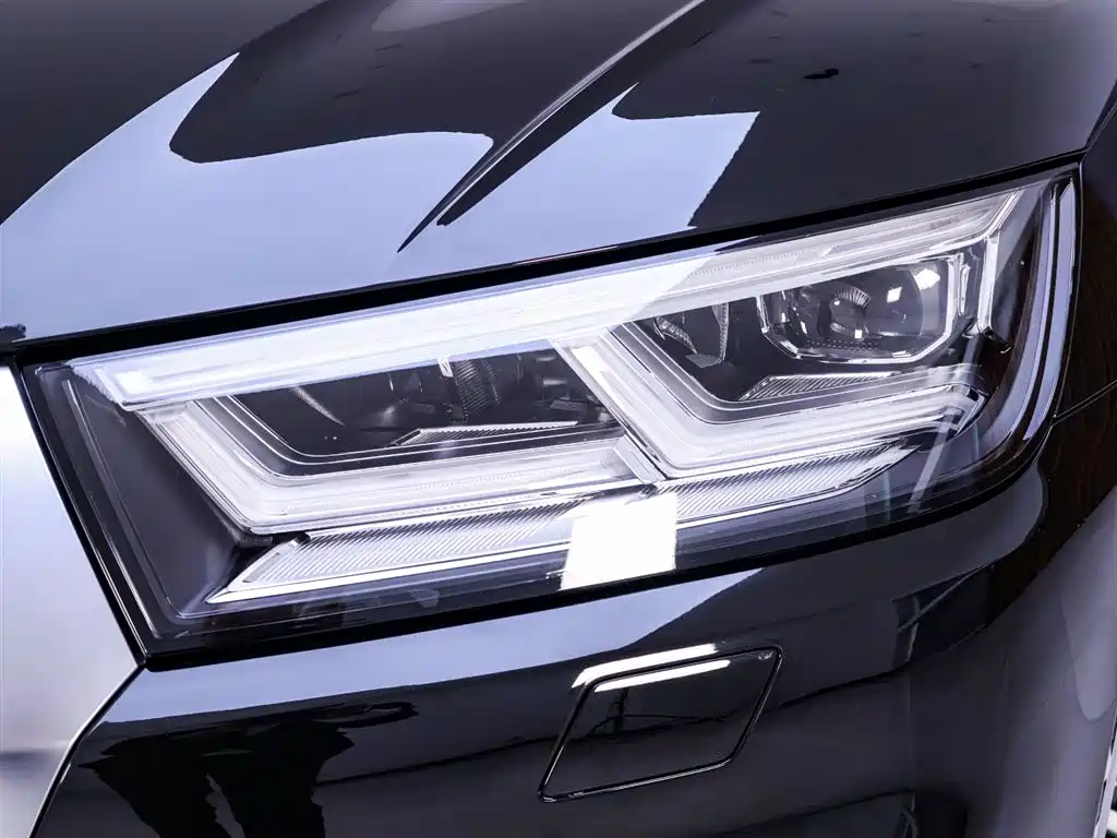Audi Q5L 2020 40 TFSI enjoys fashionable style купить на сайте DeffCars