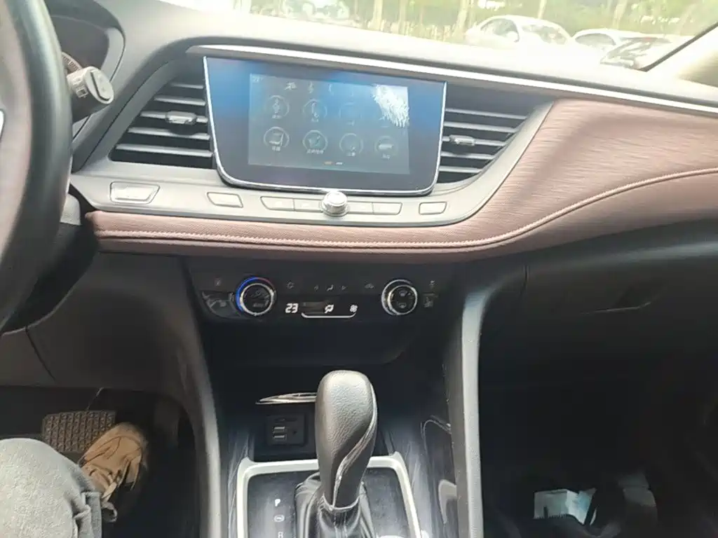 Buick GL6 2018 18T 6 Seater Luxury Edition купить на сайте DeffCars
