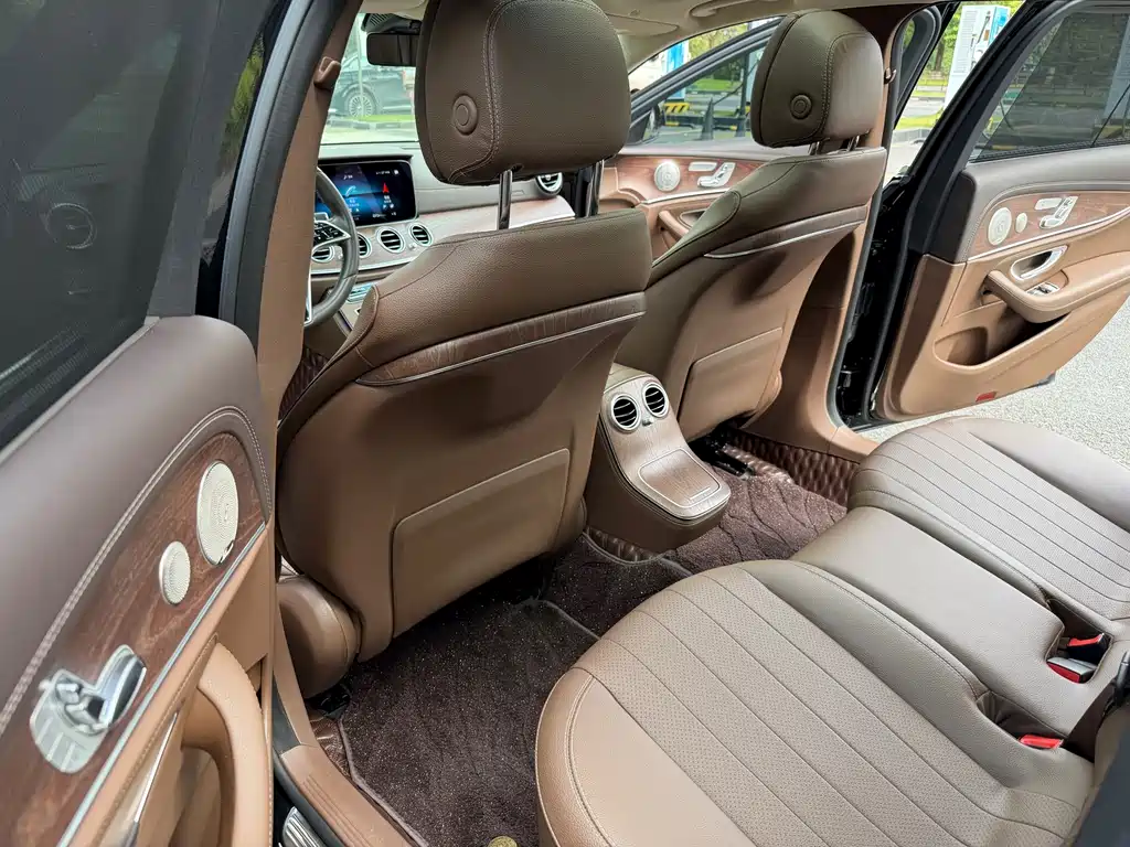 Mercedes-Benz E-Class 2023 E 300 L Luxury Model купить на сайте DeffCars