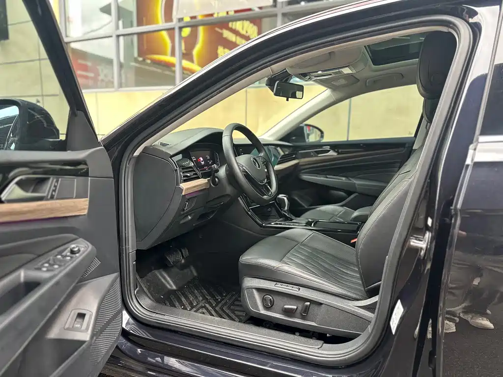 Passat 2021 330TSI Deluxe Edition купить на сайте DeffCars