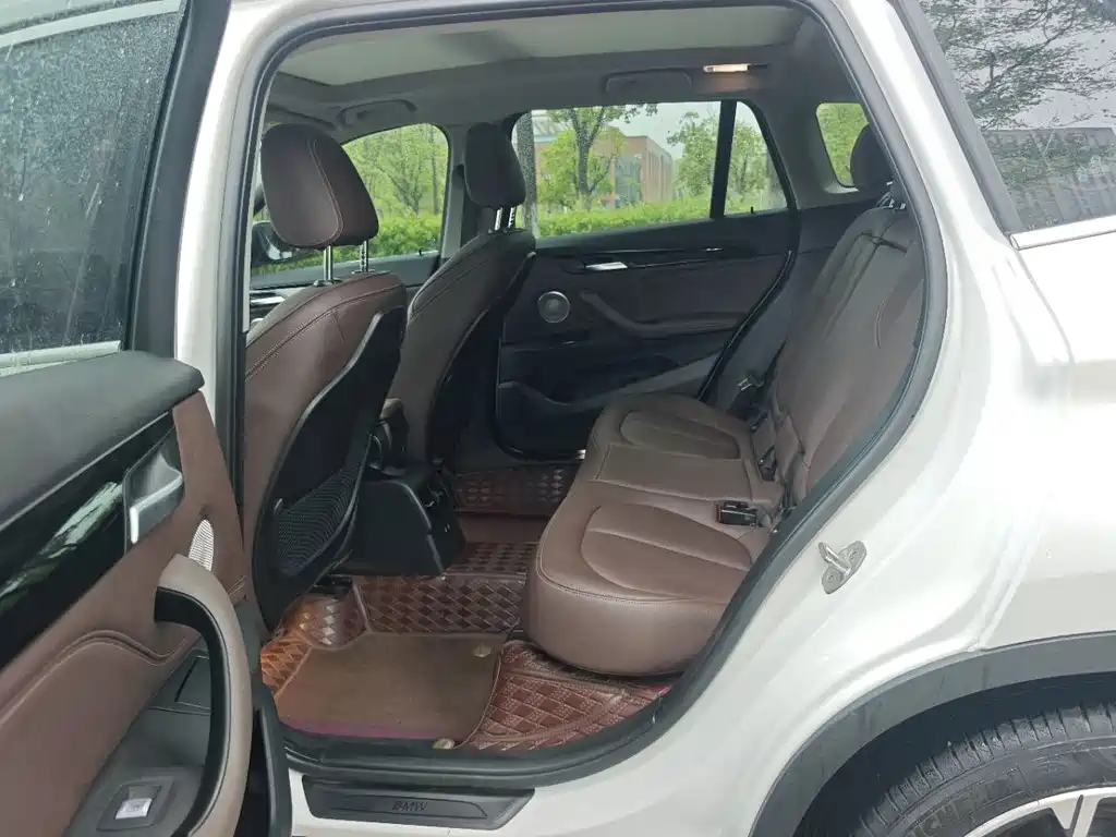 BMW X1 2022 sDrive20Li Exclusive Model купить на сайте DeffCars