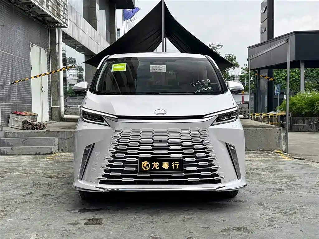 Lexus LM 2025 500h six-seater premium version купить на сайте DeffCars