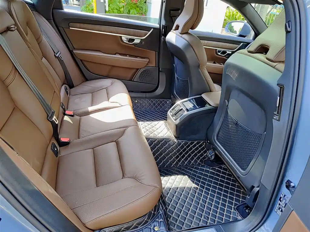 Volvo S90 2022 B5 Zhiyuan Luxury Edition купить на сайте DeffCars