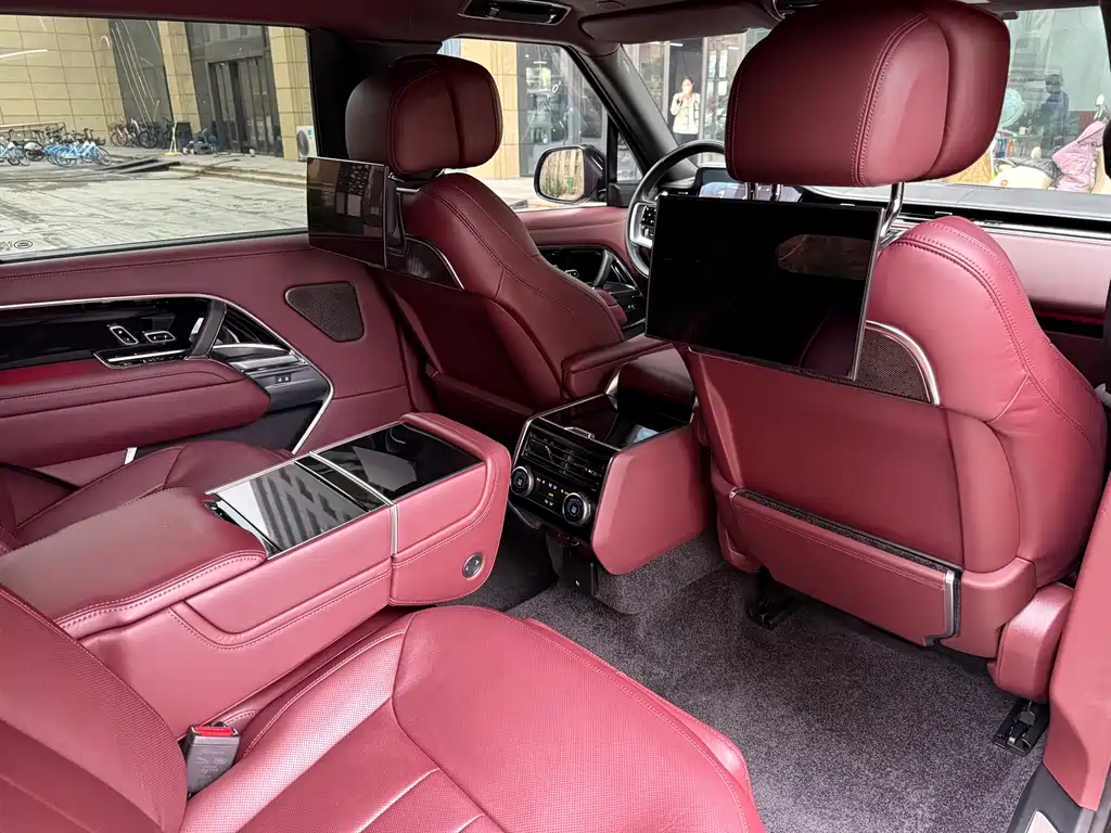 Range Rover 2023 3.0 L6 400PS Model Extended Edition купить на сайте DeffCars