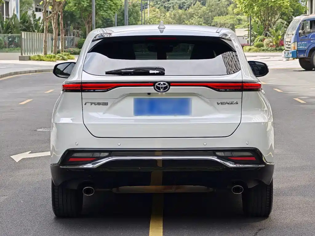 Vesa 2022 2.0L CVT two-wheel drive premium version купить на сайте DeffCars