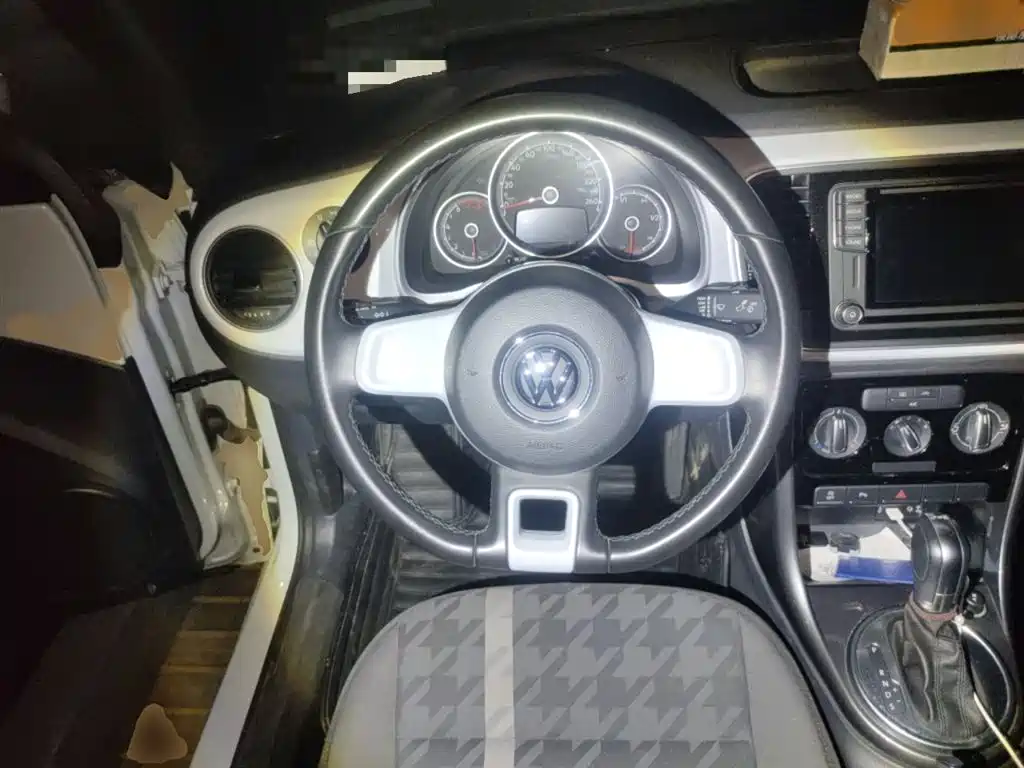 Beetle 2018 180TSI Yile Type купить на сайте DeffCars