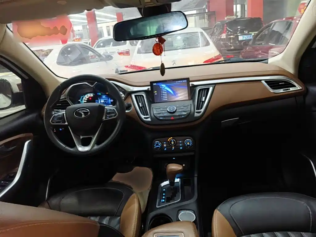 Southeast DX7 2018 1.5T Automatic Honor Edition купить на сайте DeffCars