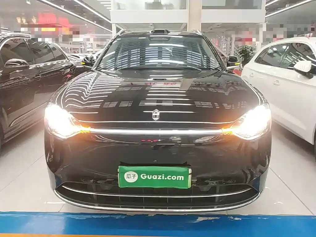 Wenjie M9 2025 extended range Ultra version 52kWh 5-seat version 192-line lidar) купить на сайте DeffCars