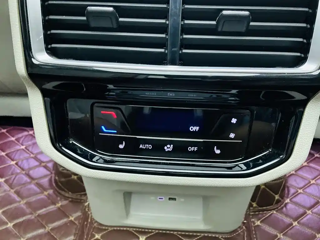 Touron 2024 530 V6 four-wheel drive flagship version купить на сайте DeffCars