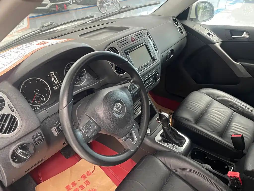 Tiguan 2012 1.8TSI automatic two-wheel drive urban version купить на сайте DeffCars
