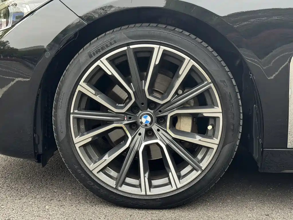 BMW 7 Series 2016 730Li Leading Model купить на сайте DeffCars