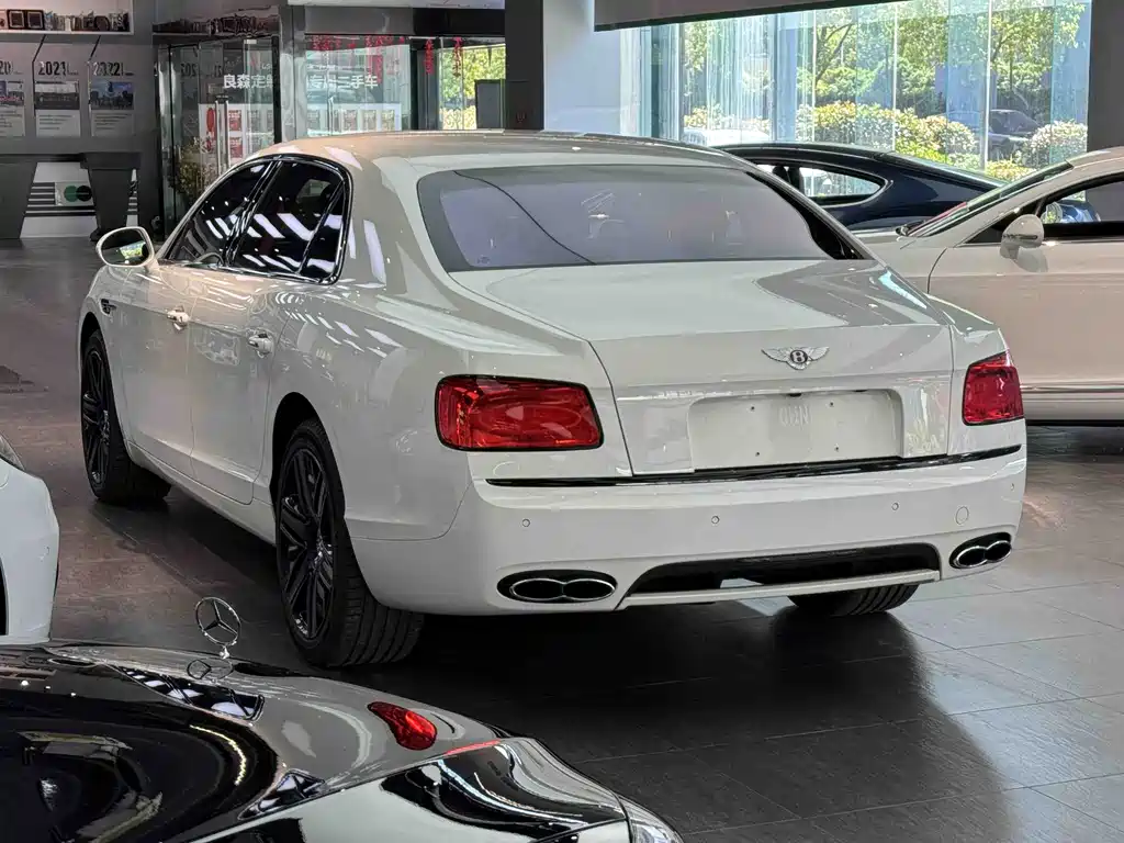 Flying Spur 2017 4.0T V8 Standard Edition купить на сайте DeffCars
