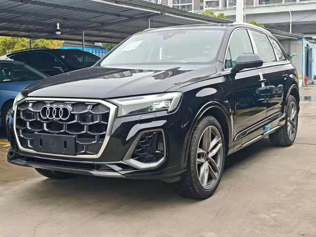 Audi Q7 2025 55 TFSI quattro S line sports купить на сайте DeffCars